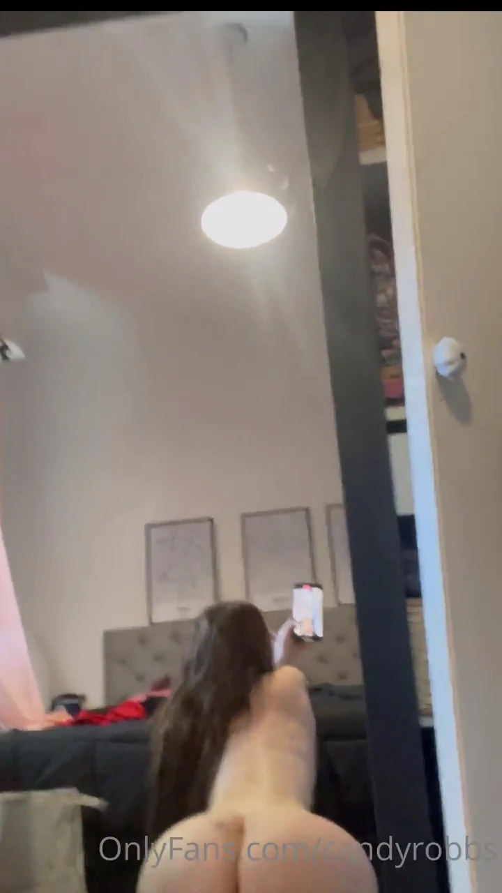 Candy Robbs showing her delicious curves naked in the mirror on OnlyFans