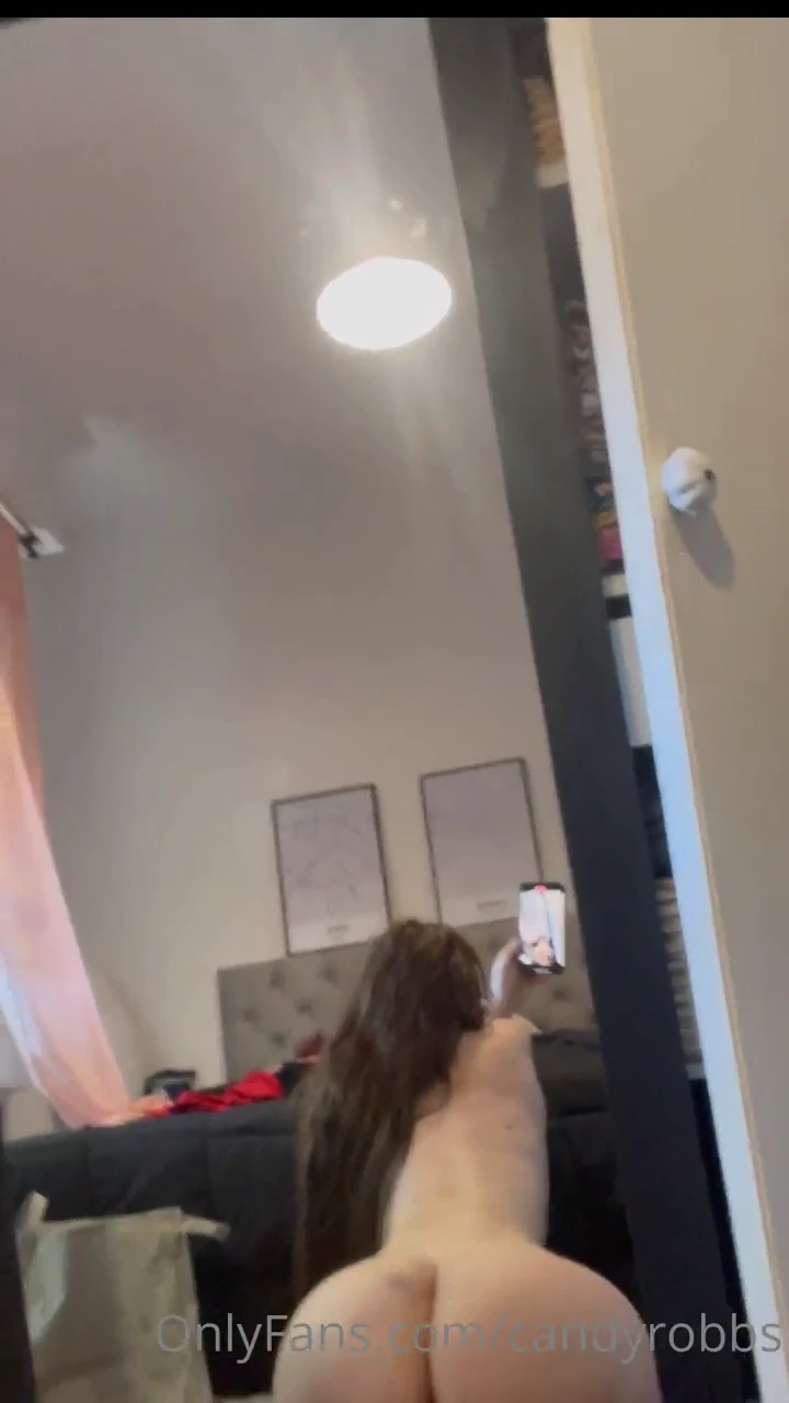 Candy Robbs showing her delicious curves naked in the mirror on OnlyFans