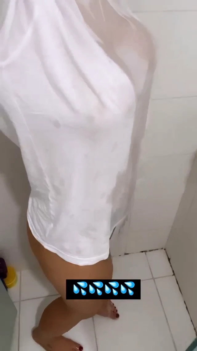 The incredible Nicole Bellucci enjoying herself in a bath