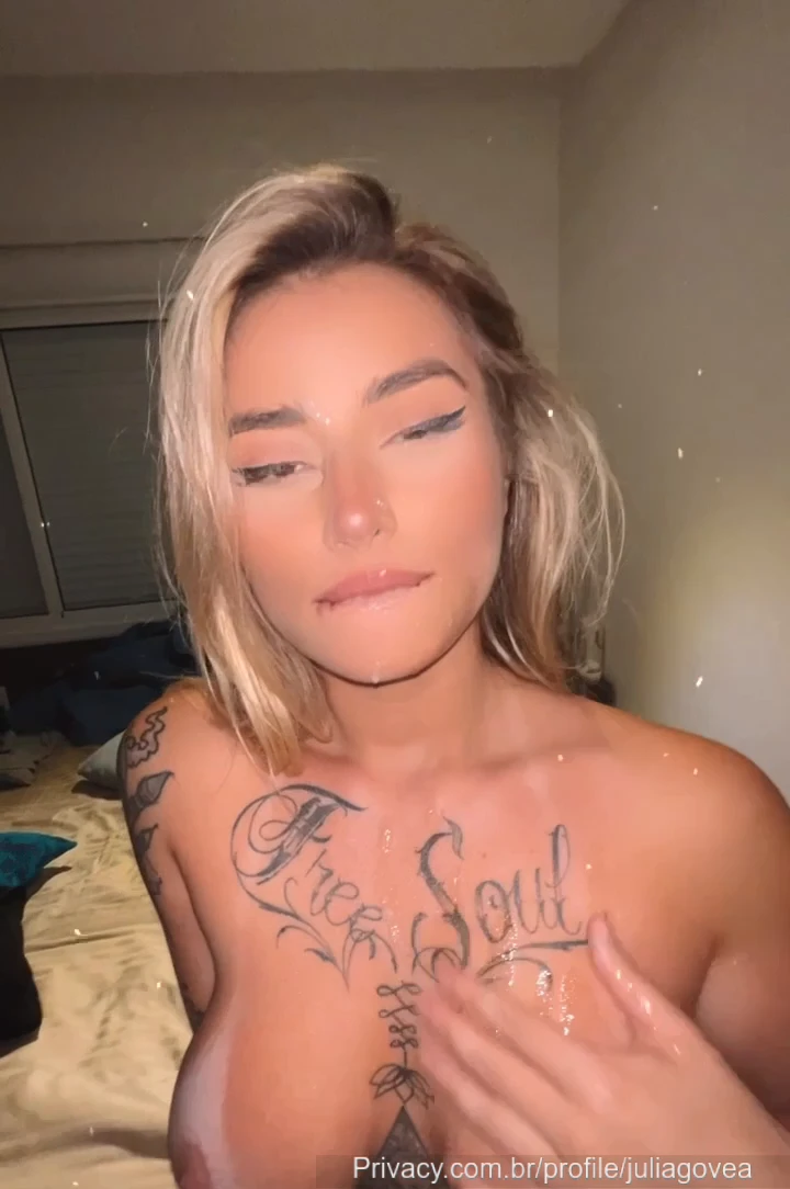 Julia Govea, the Brazilian cat from Privacy who is a real temptation