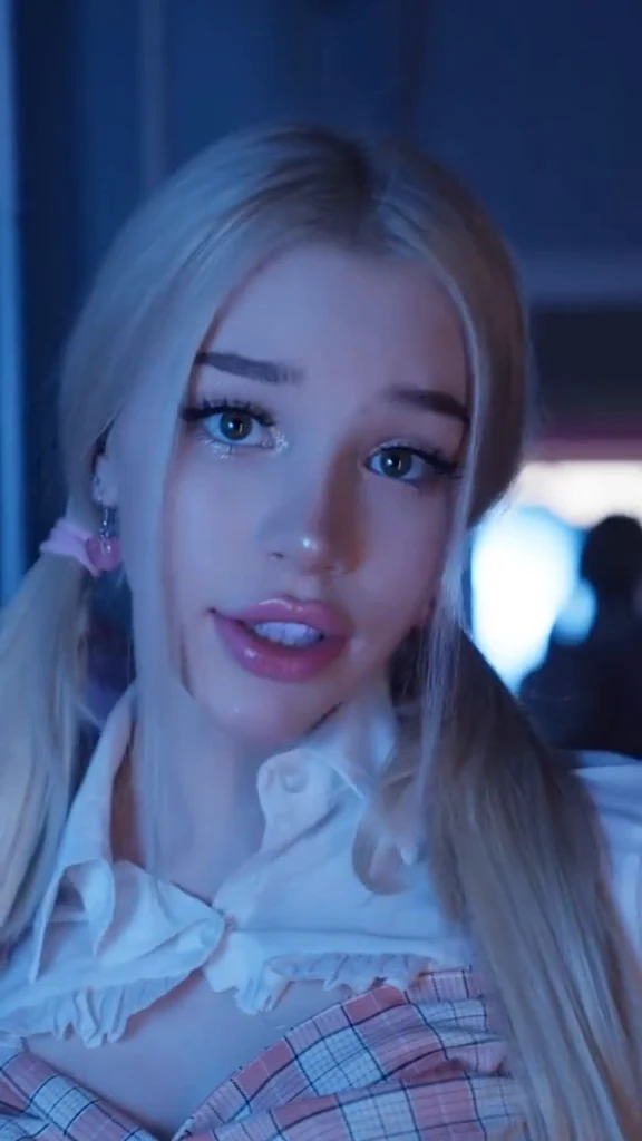 Video of the irresistible Alice Delish making waves