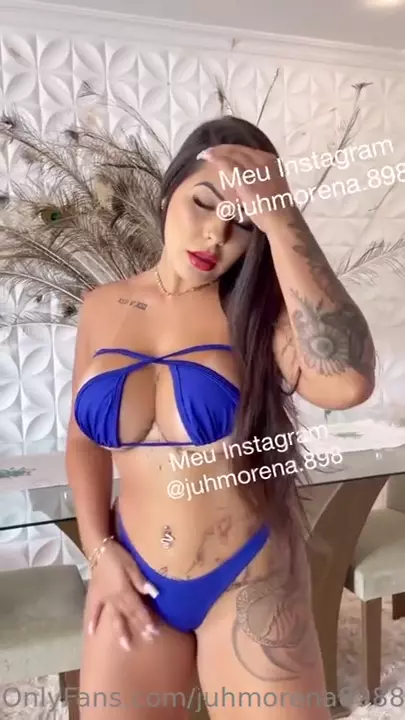 Juh Morena, a delight, rocking sensuality