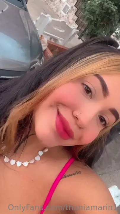 Thania Marin, the hot lipstick, showing themselves all