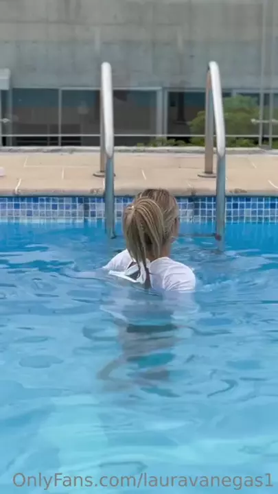 Video by Laura Vanegas all soaked in the pool