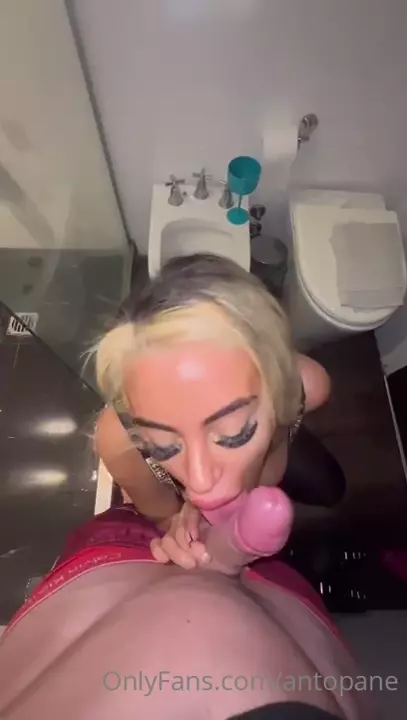La Anto Pane Fue Grabada Practting Oral Sex En Un Baño