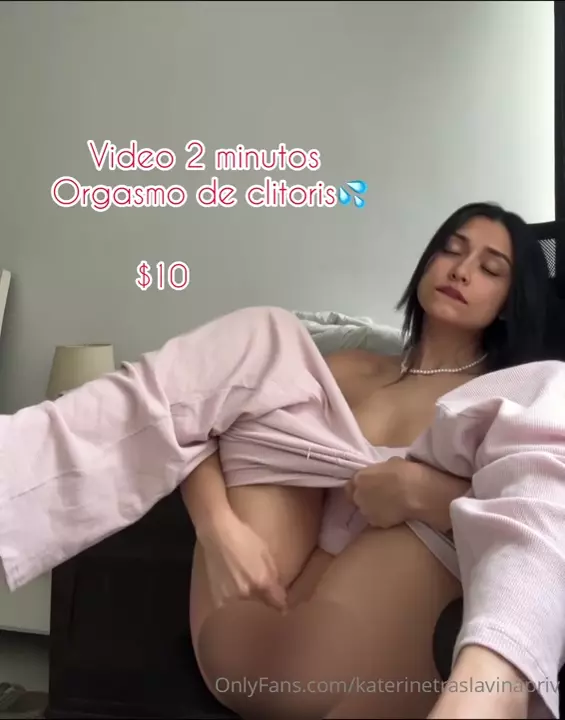Katerine Traslavina, naughty, putting the little fingers in the pussy