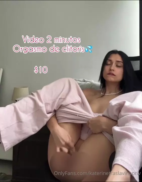 Katerine Traslavina, naughty, putting the little fingers in the pussy