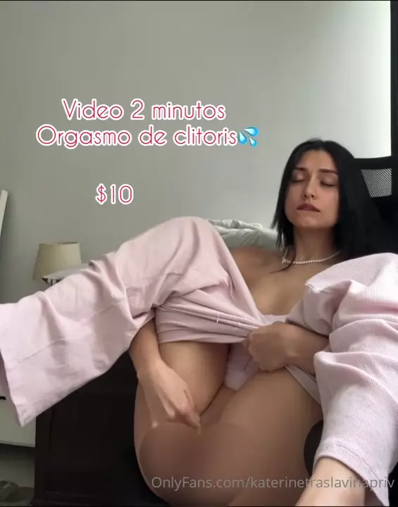 Katerine Traslavina, naughty, putting the little fingers in the pussy