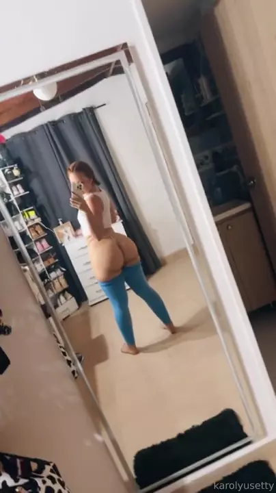 Karol Alvarado descended his pants and his butt his butt