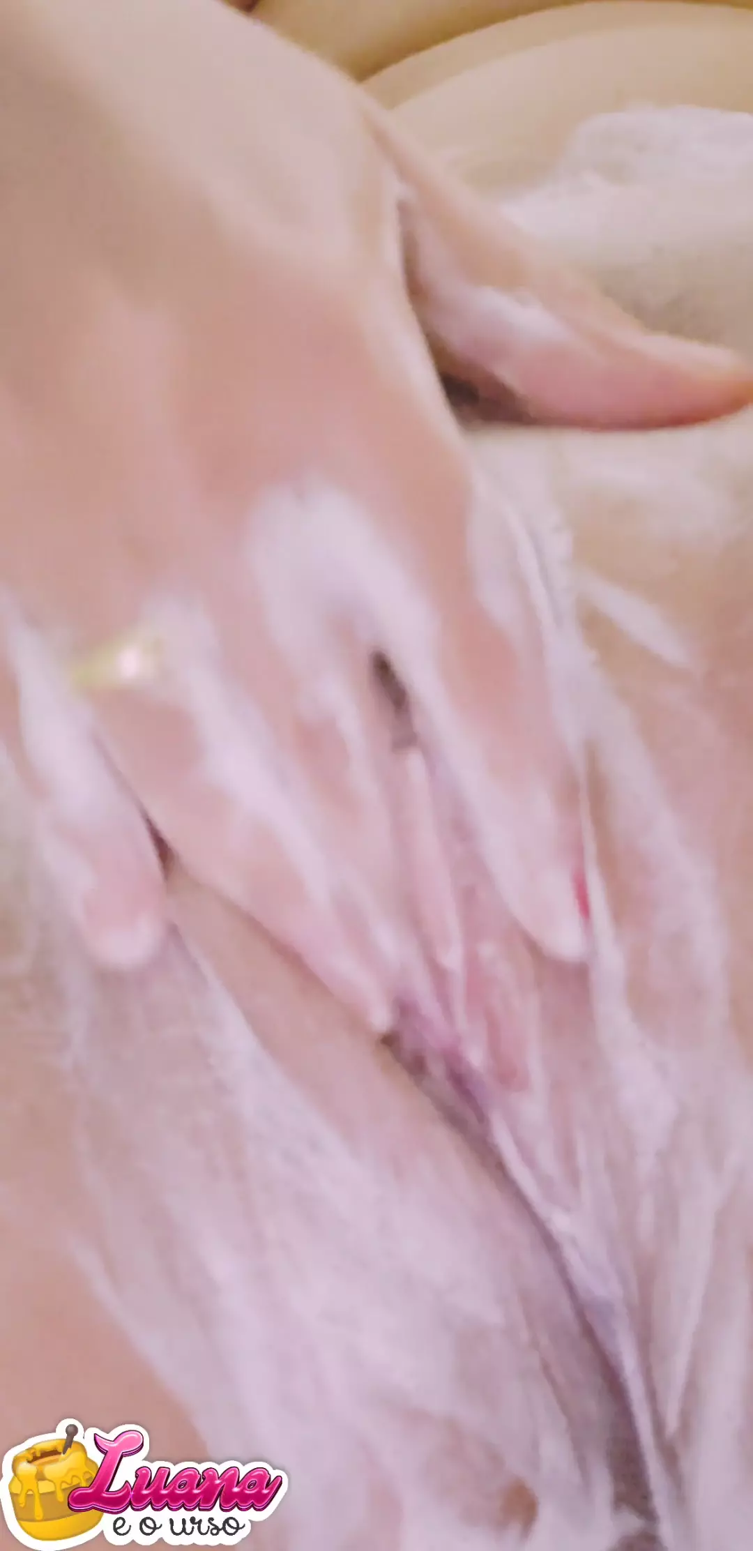 Luana Kazaki video washing down there