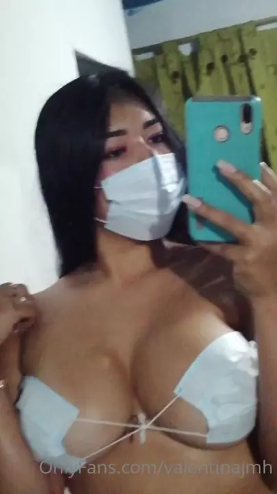 Valentina Olivar mask in the Onlyfans video is pure temptation