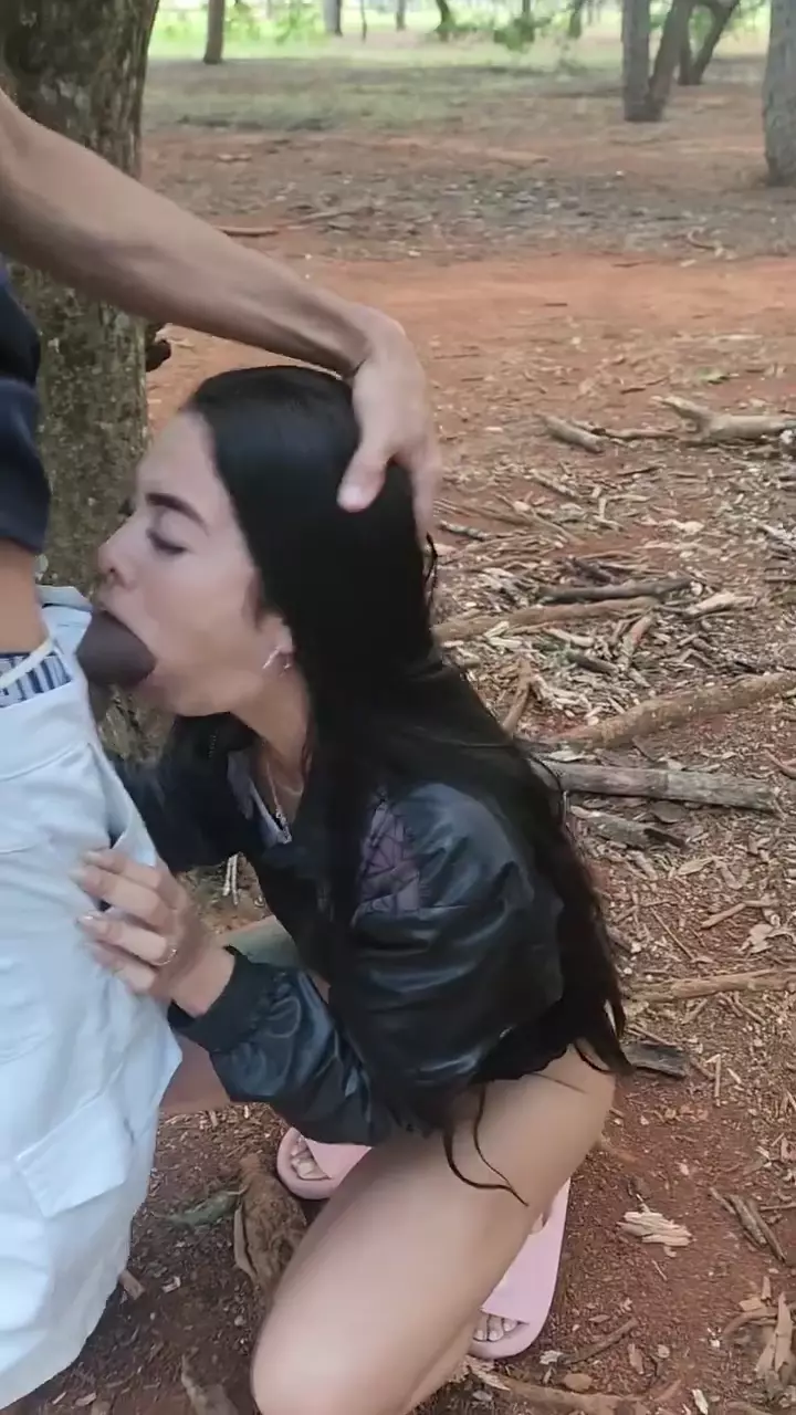 Gisa Costalli telling her to see with her boldly outdoor boyfriend