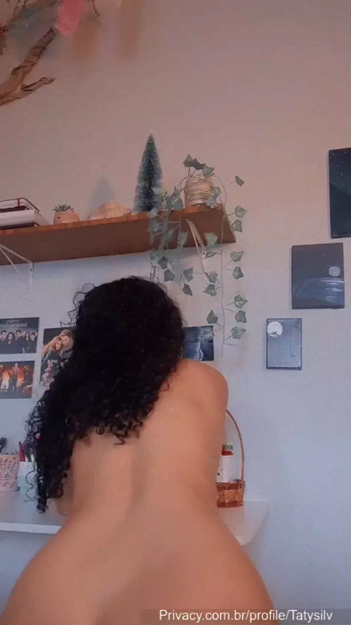 Taty Silva enjoying an intimate and delicious moment, caressing with all pleasure