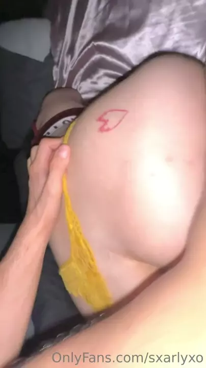 Hot video of Siarly playing in anal sex